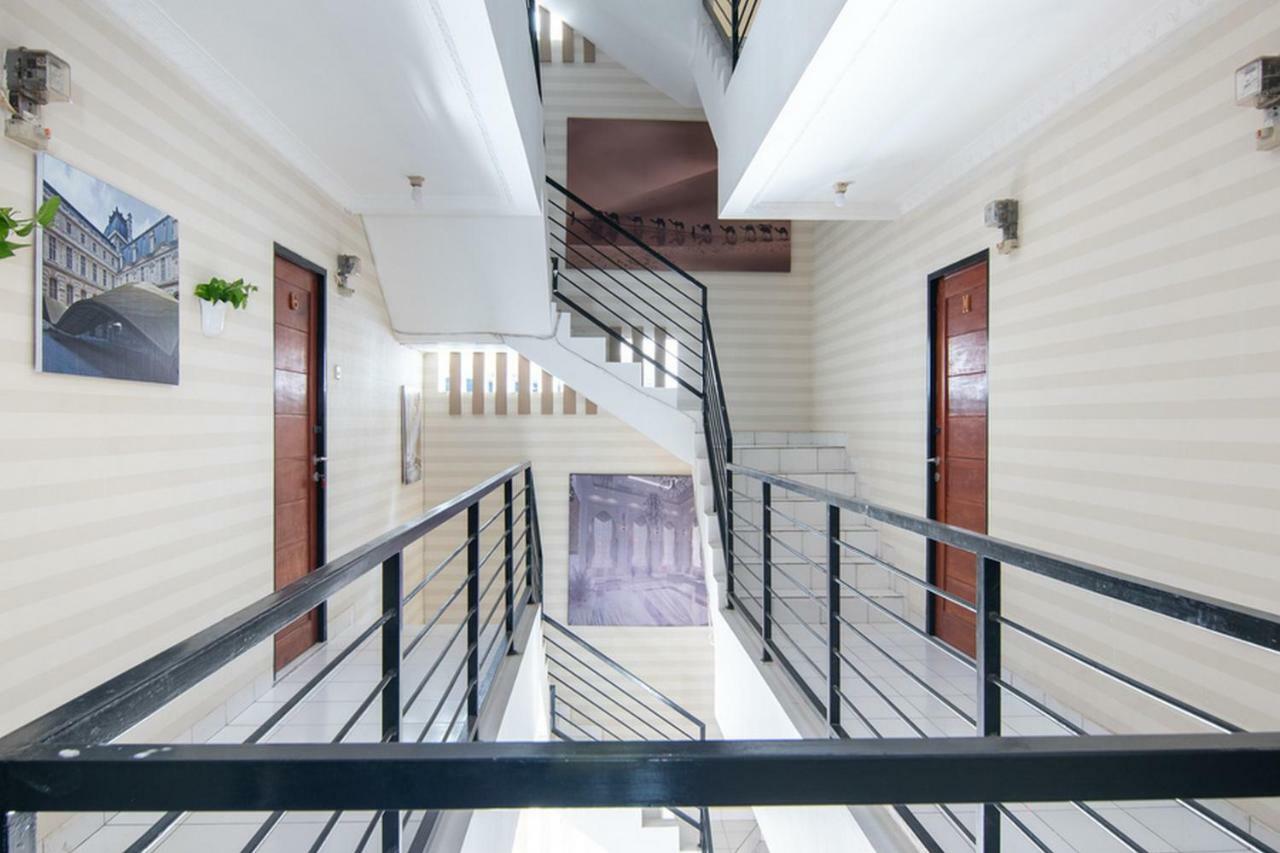 Reddoorz Plus Near Hayam Wuruk 2 Dżakarta Zewnętrze zdjęcie